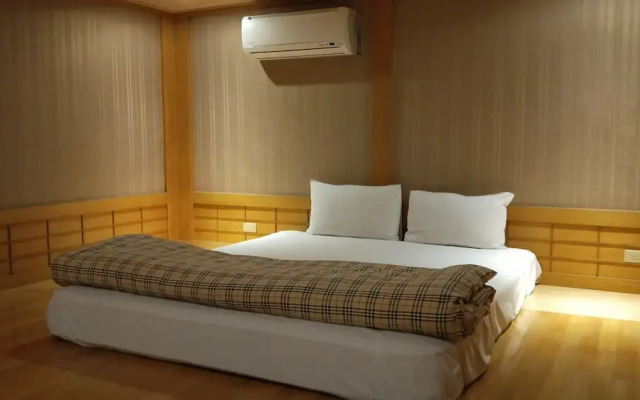 Wen Mei Motel
