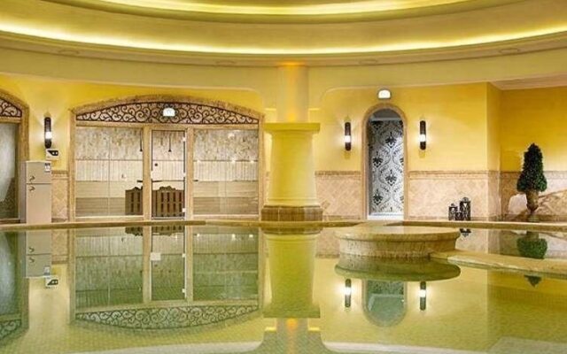Kunming Oceancube Spa Holiday Hotel