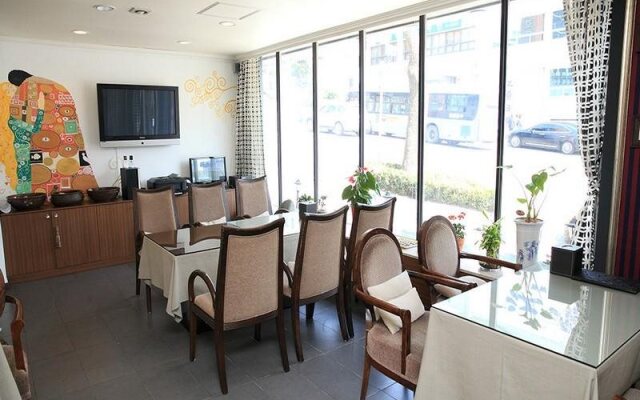 Goodstay IMT Hotel