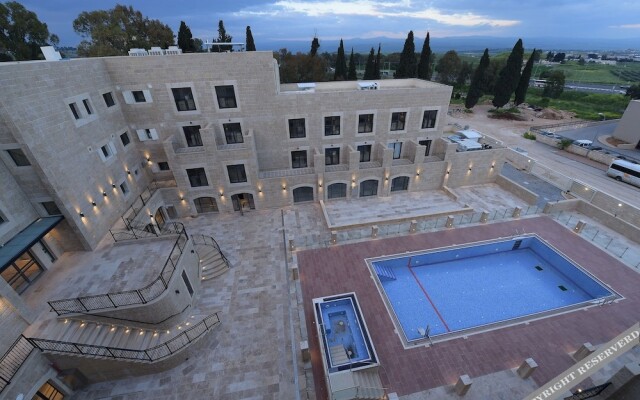 Edmond Luxury Hotel & Spa
