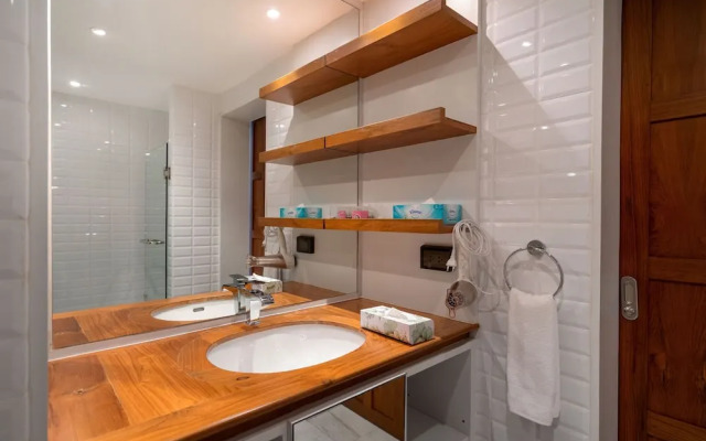 Laguna 2BR Apartment 2223 in Allamanda 2