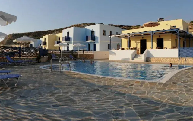 Lefkos Village