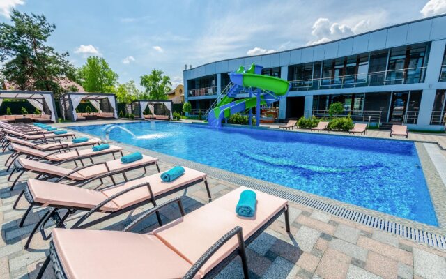 SKY RIVER Club Complex