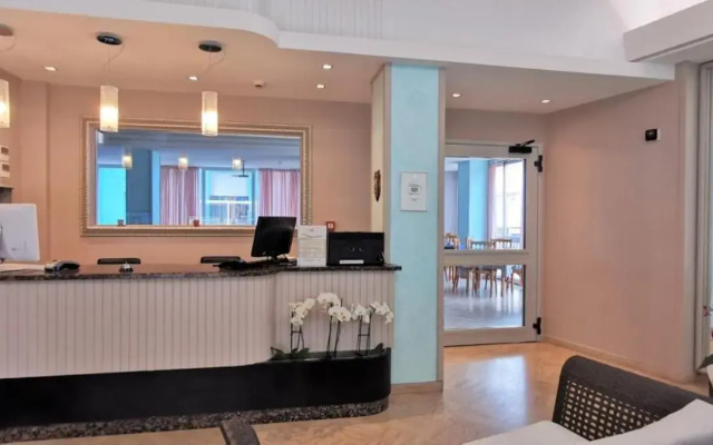 Hotel Cosmos