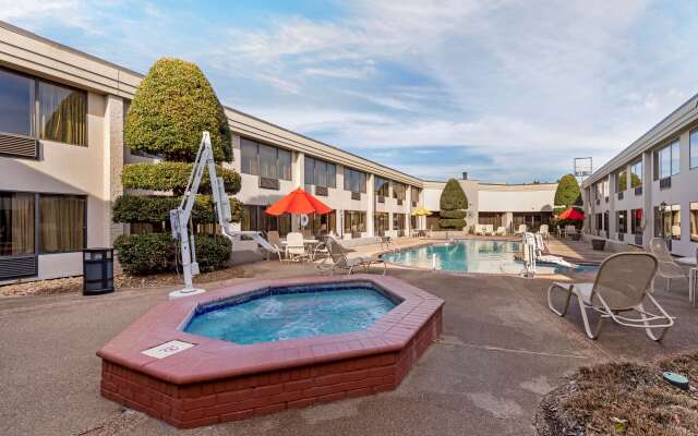 Best Western Plus Madison-Huntsville Hotel