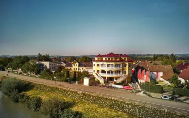 Donauhotel Lettnerhof