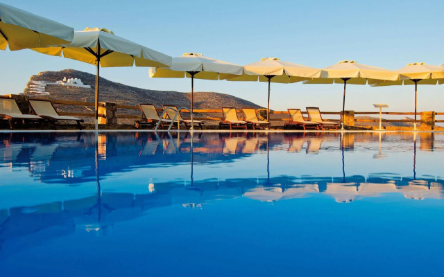 Aspalathras White Hotel