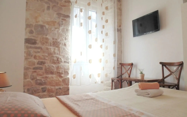 Apartments and Rooms Djanovic