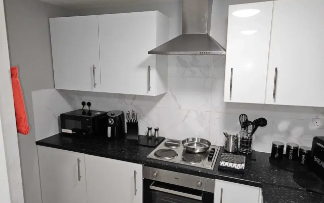 Impeccable 5-bed House in Orpington