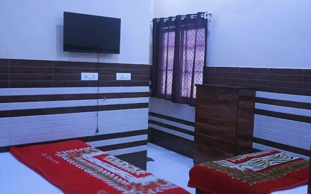 Hotel Gayatri palace Vrindavan