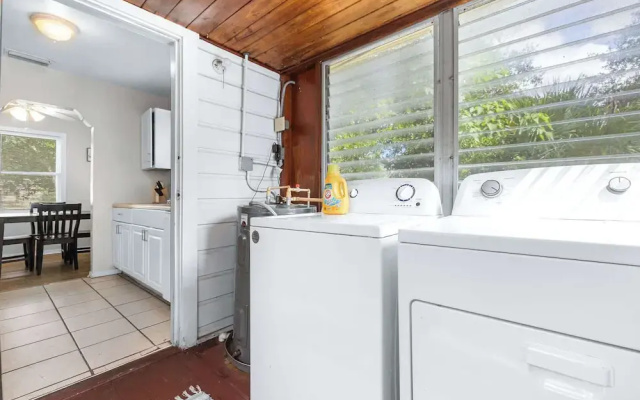 Charming Seminole Heights Getaway