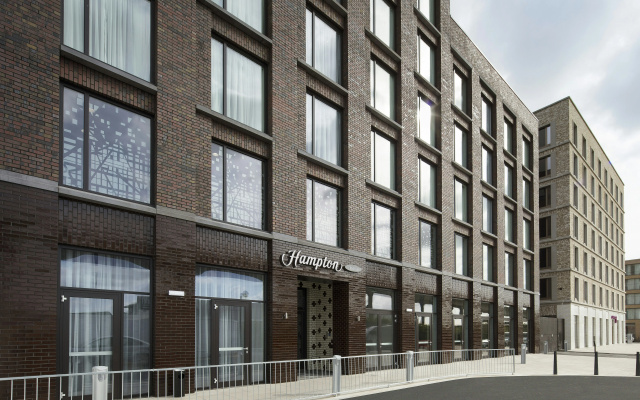 Отель Hampton by Hilton London Excel