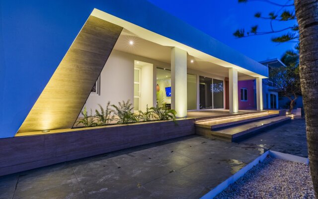 Boca Catalina Modern Villa