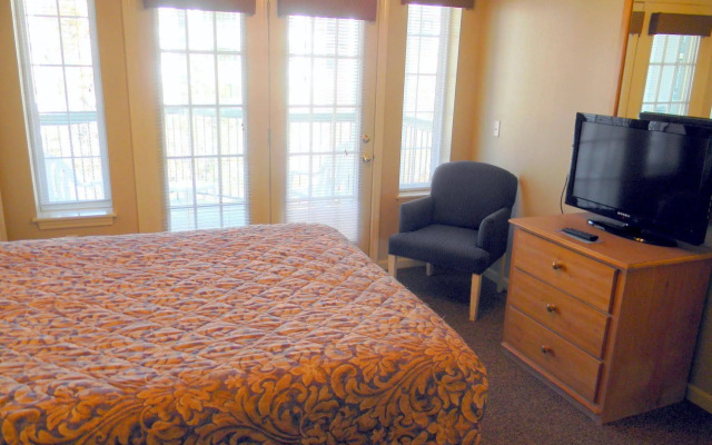 Surrey's Carriage Place Resort