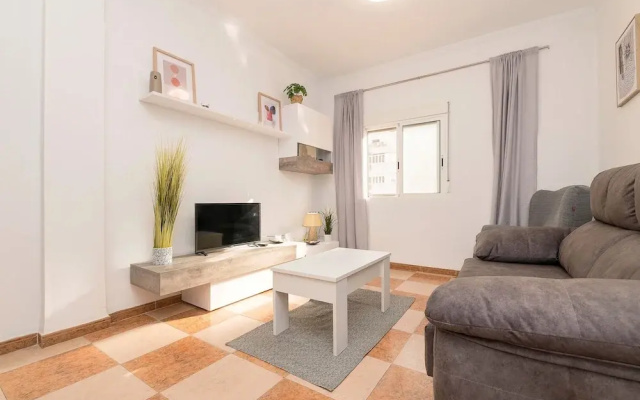 Velbar in Cadiz With 3 Bedrooms and 1 Bathrooms