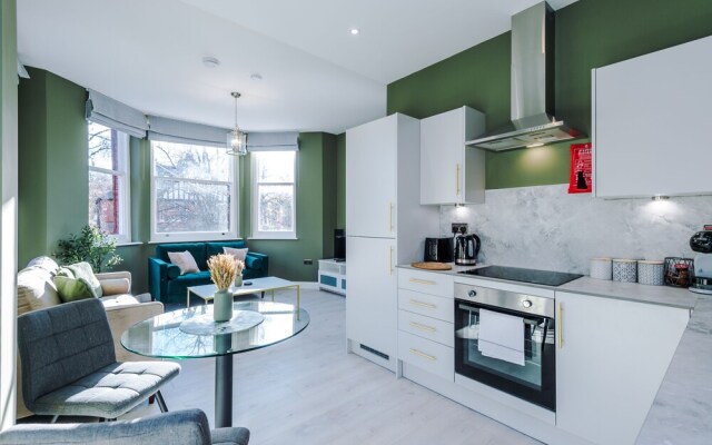 Hilltop Serviced Apartments - Stockport