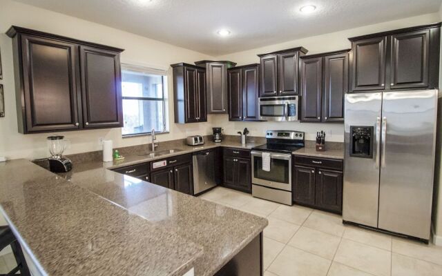 Champions Gate 9027 B