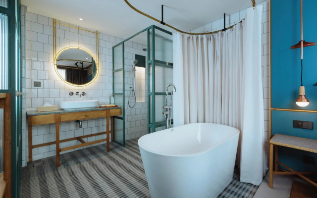 Kloe Hotel