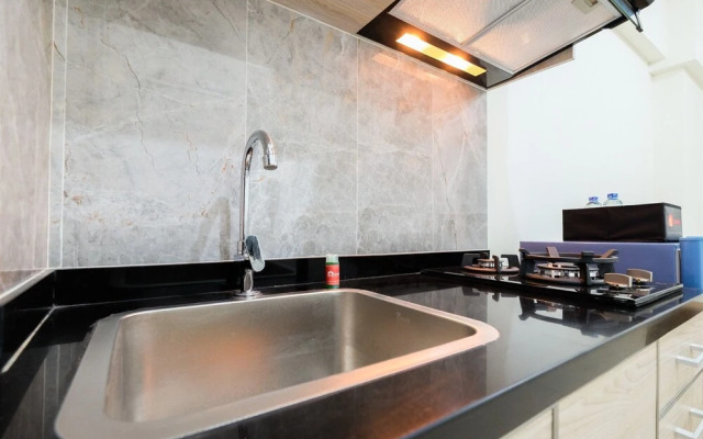 Comfortable 2BR Green Pramuka Apartment