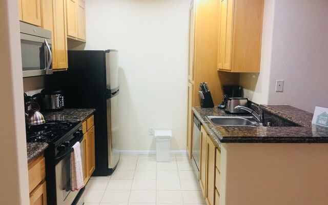 DTLA Apartment With Parking and Pool