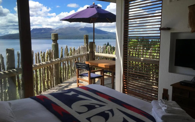 te Whare -Lake Tarawera tree-top nest