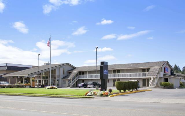 Howard Johnson Hotel & Suites by Wyndham Tacoma