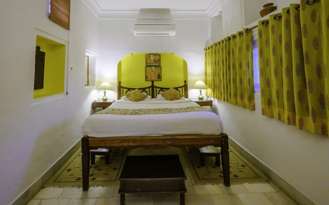 Neemrana Fort-Palace