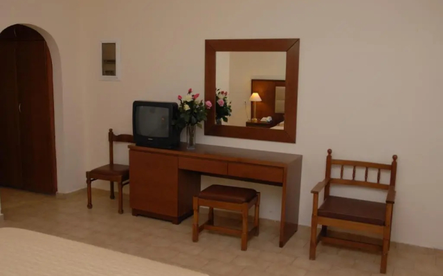 Paleos Apartments