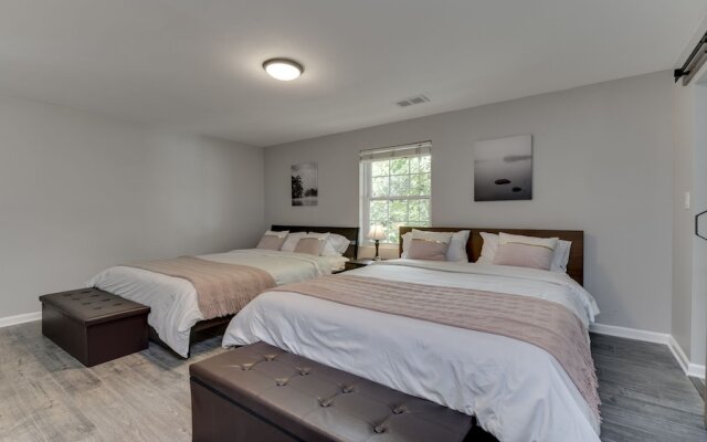 Stylish 3BR 3BA Colonial House by Cozysuites