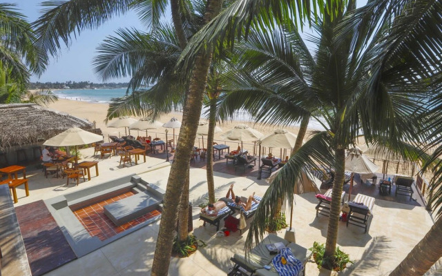 Sapphire Seas Beachfront Villas