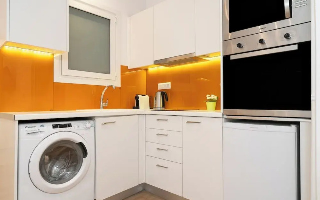 Spacious Peaceful Studio with Garden Patio