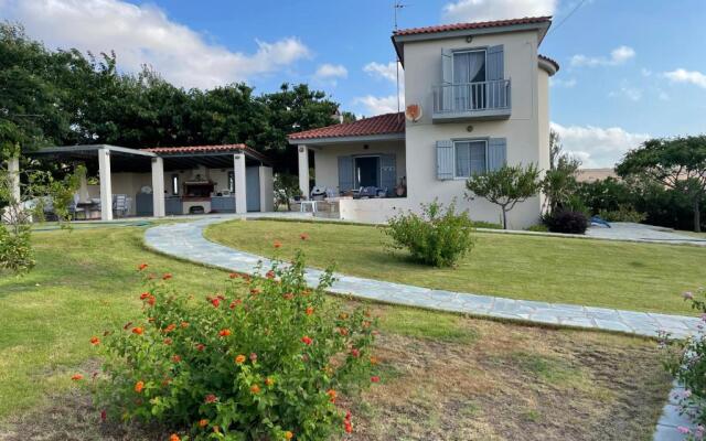 Lemnos Retreat Villa-250m from the Beach 1km from Diapori