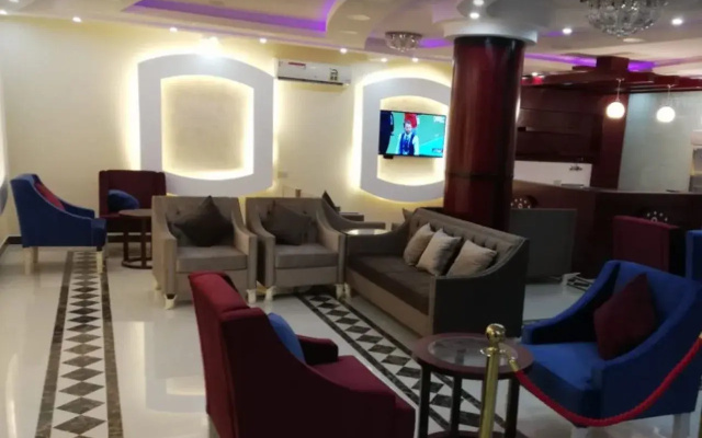Alqasr Almomaiz