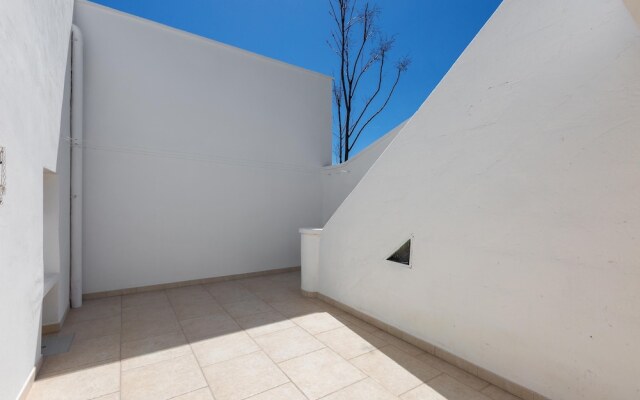 2957 Casa Uccio by Barbarhouse