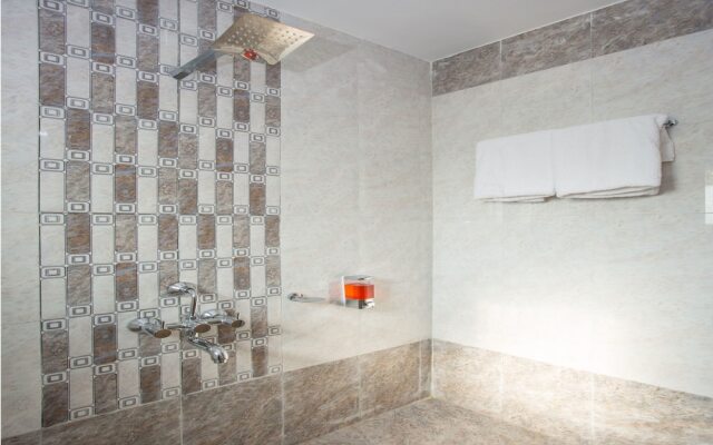 OYO 11439 Shivanya Palace