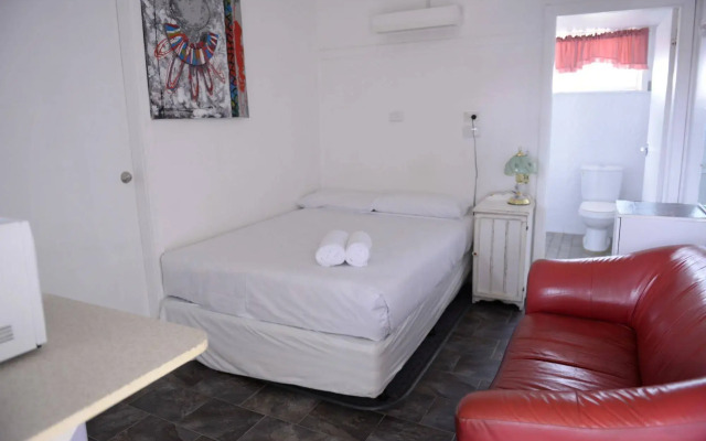 Ardeanal Motel West Wyalong