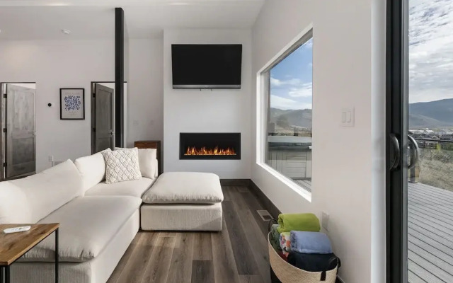 Scenic Perch 2 Bedroom Home
