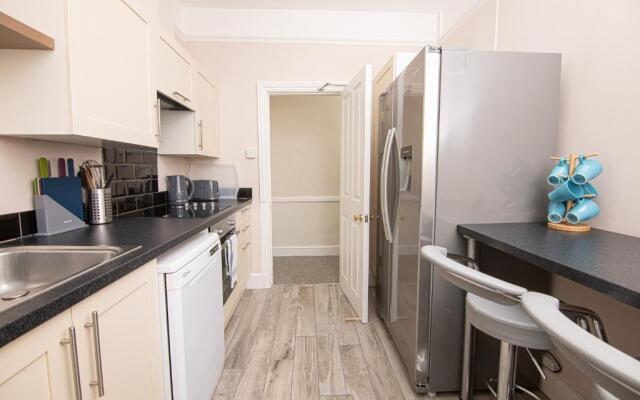 Salt Lane Apartments