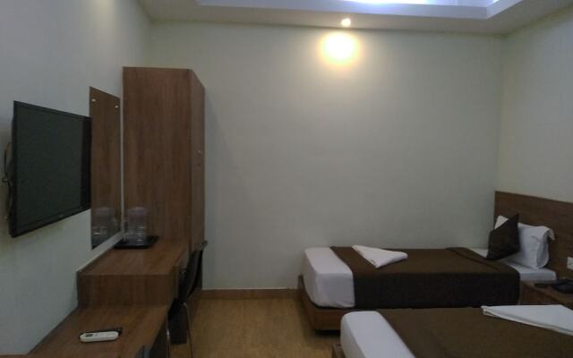 Hotel Pearl Residency