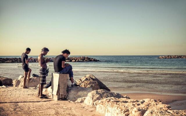 Beach Hotel by Zvieli Hotels