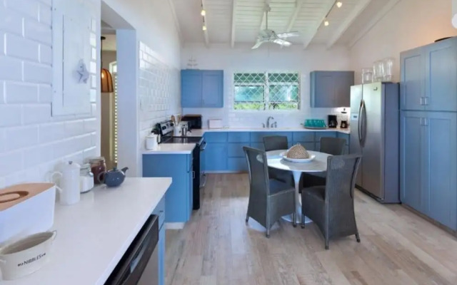 Sunny Vacation Villa 11