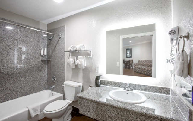 Elev8 Hotel Los Angeles LAX