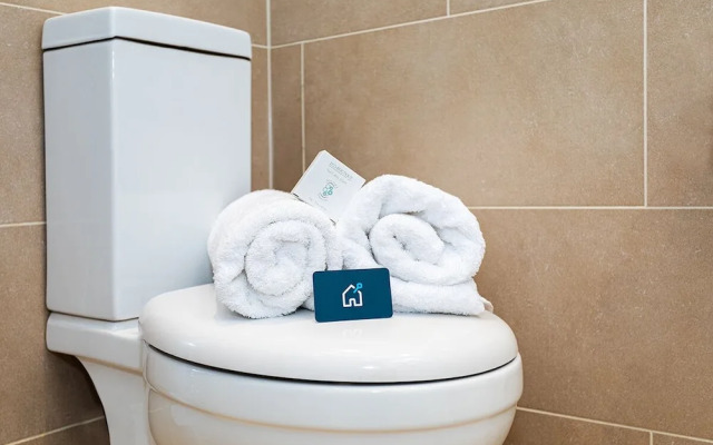 Bright, Elegant, and Peaceful Kensington Apartment - BAR