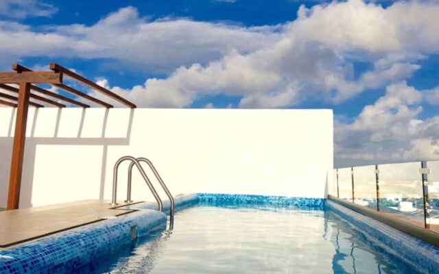 Menesse City Condo 1409