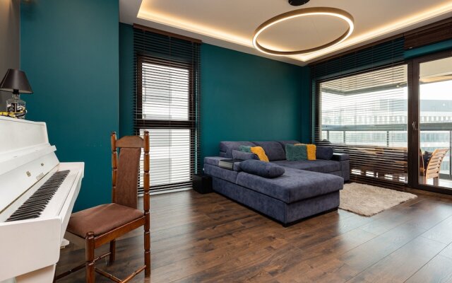 Deep Green Apartment by Renters