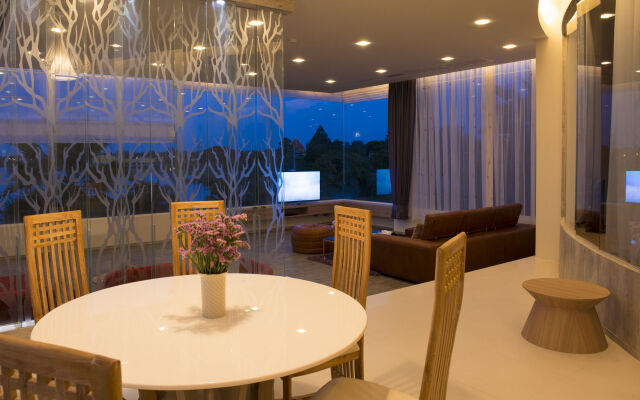 The Beverly Hills