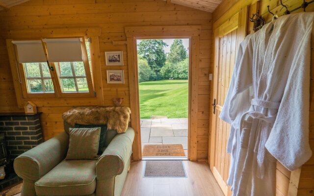 Punch Tree Cabins, Couples, Hot Tub Wood Burning