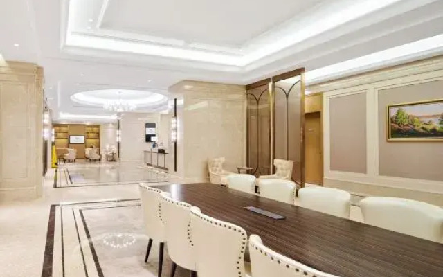 Vienna Hotel (Luohe Huanghe East Road)