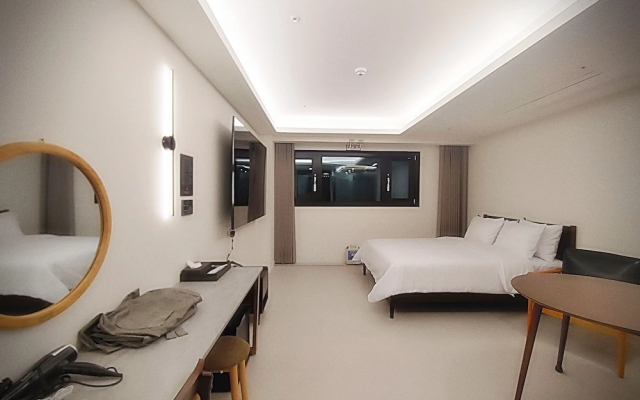 Bluebird Hotel