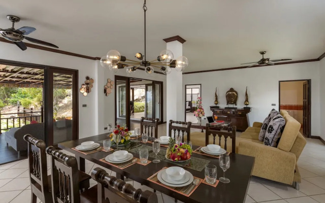 Grand Pool Villa